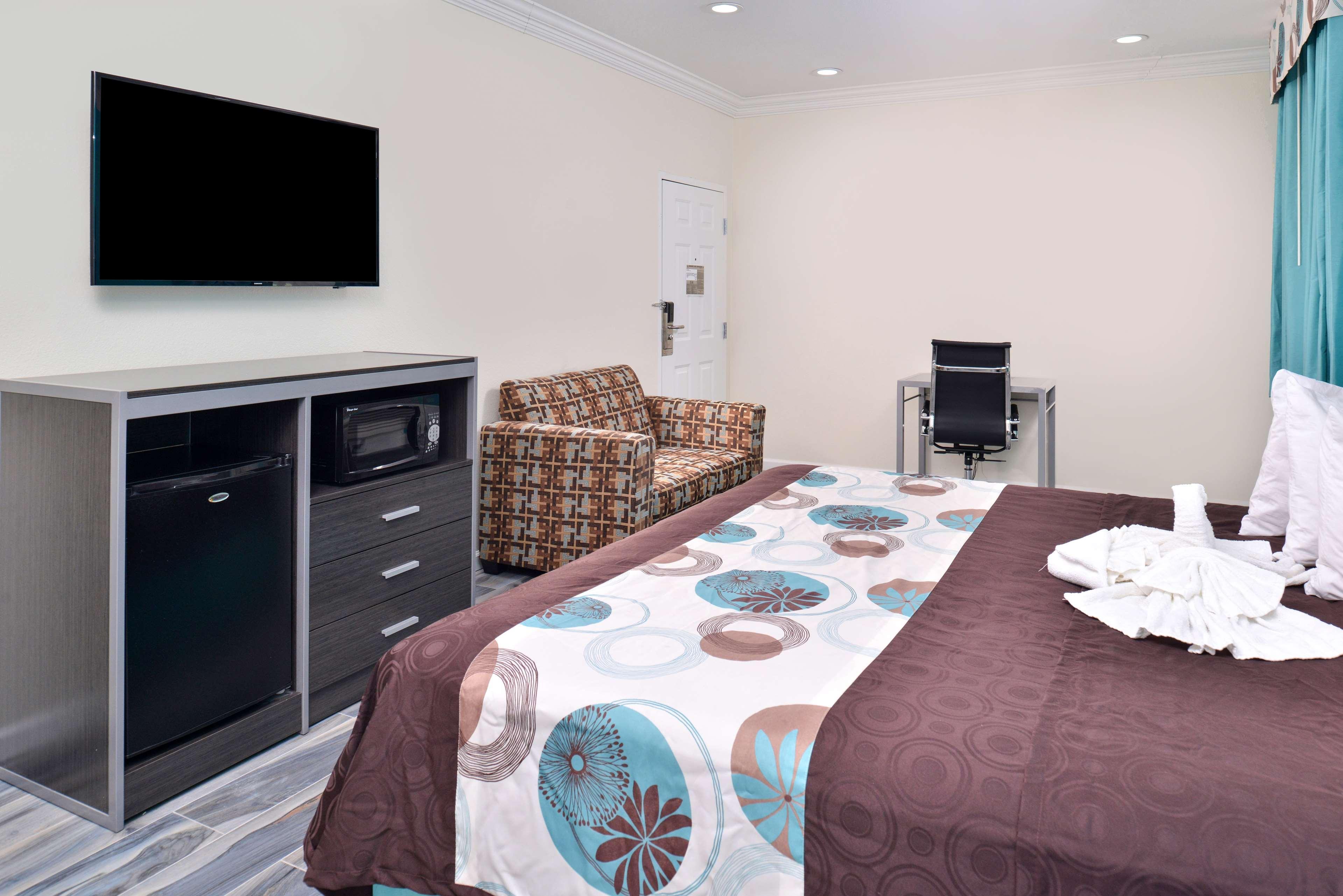Americas Best Value Inn & Suites - Houston/Hwy 6 & Westpark Mission Bend Экстерьер фото